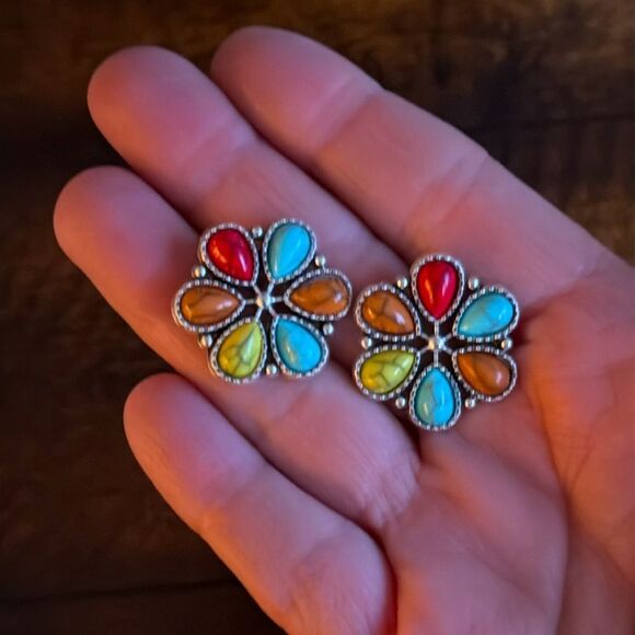 Zuni Style Cluster Studs with Classic Southwest Turquoise Tone Colorwork - Picture 6 of 8